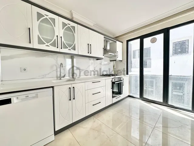 ⭐ay Emlaktan⭐altınkum'da Kombili Ayrı Mutfak Arakat Ebeveyn Banyolu Şık Tasarımlı Satılık 2+1 Daire 3