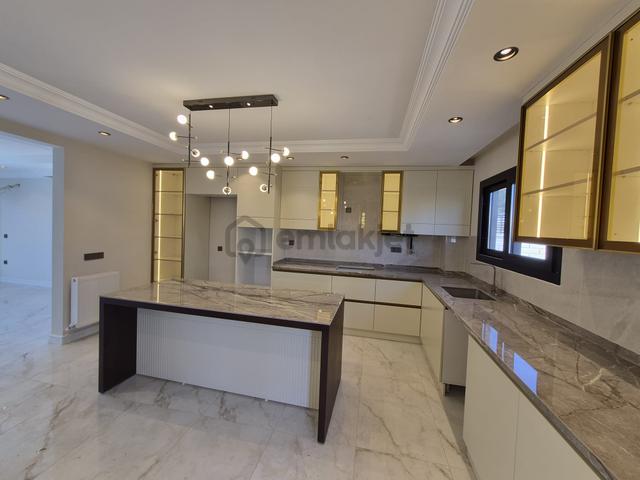4+1 Çınarlı Tripleks Sıfır Villa 3balkon Havuz 200m2 Otopark 300m Arsa Teras G.oda 2banyo Barbekü 1