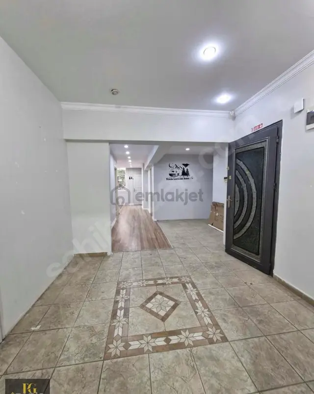 4+1 Barajyolu * Yenibaraj 5-1katı 800aidat Kap.mutfak 180m2 Daire Ofis * İşyeri*araç Takası Olur. 4