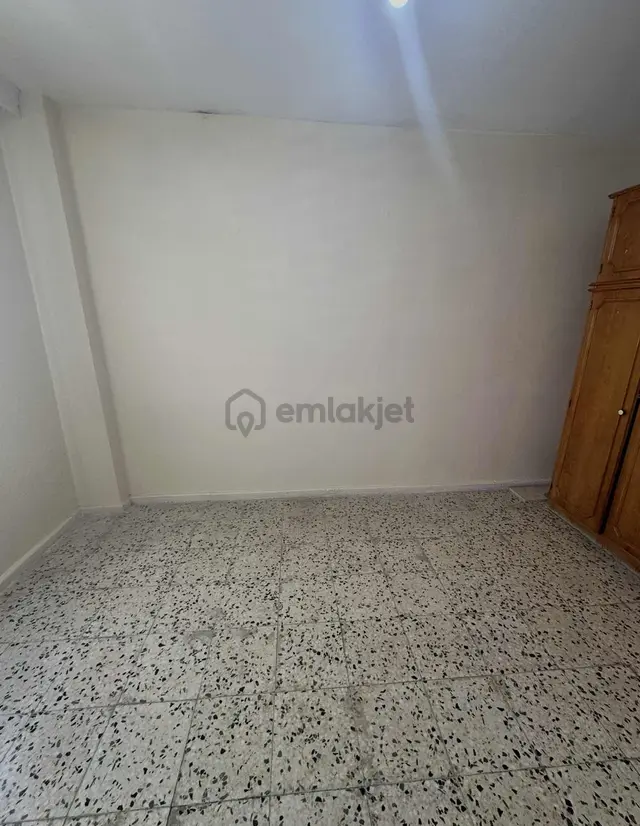 Yeşiloba Sabancı Sitesinde 2+1 Kapalı Mutfak Satılık Daire 3