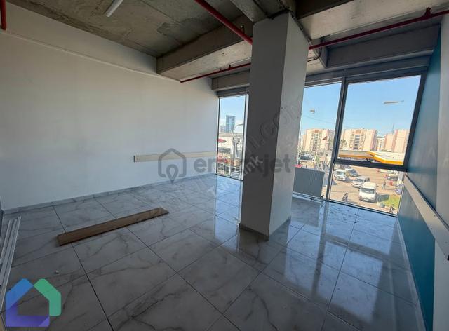 Tepeüstü 200 M² 7 Odalı Kiralık Ticari Kat Metro Dibinde 4