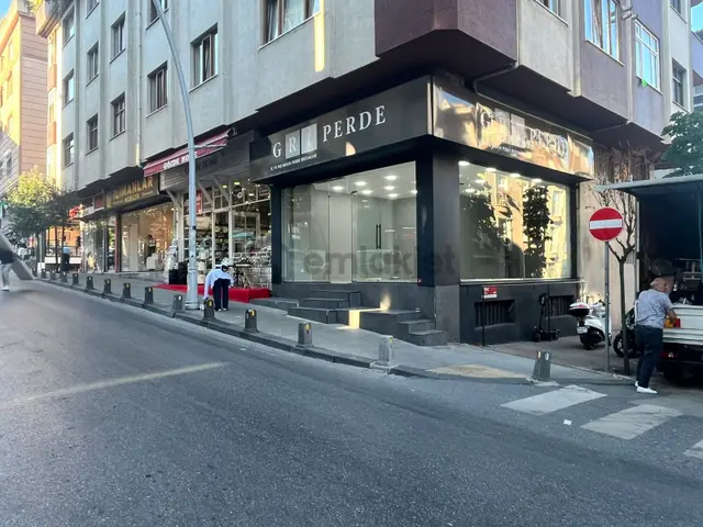 Cengiz Topel Cad. Üzeri Reklam Değeri Yüksek Kiralık Köşe Dükkan 2