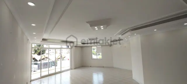 Sahile Ve Hilton'a Adım Mesafede 180m2 Geniş 4+1 Kiralık Daire 2