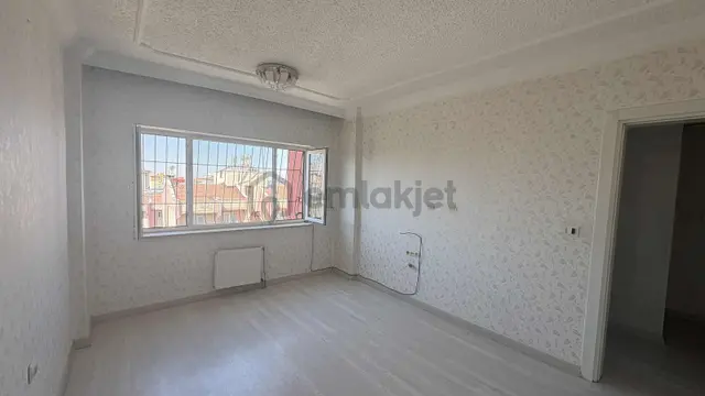 Beykent'te Kiralık 2+1 Daire 4