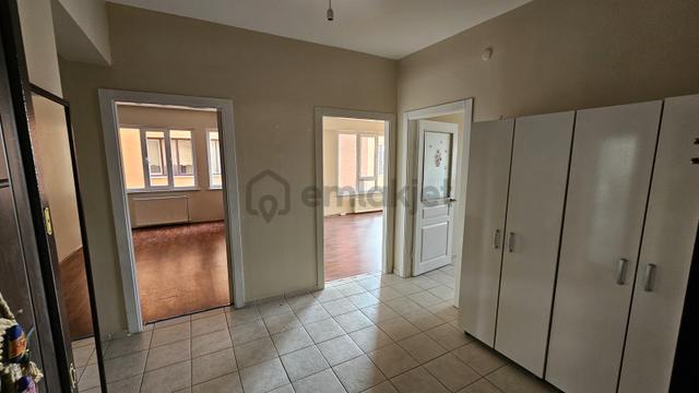 **konak Sitesinde Ara Kat, Çift Balkonlu, Ebeveyn Banyolu 4+1** 3