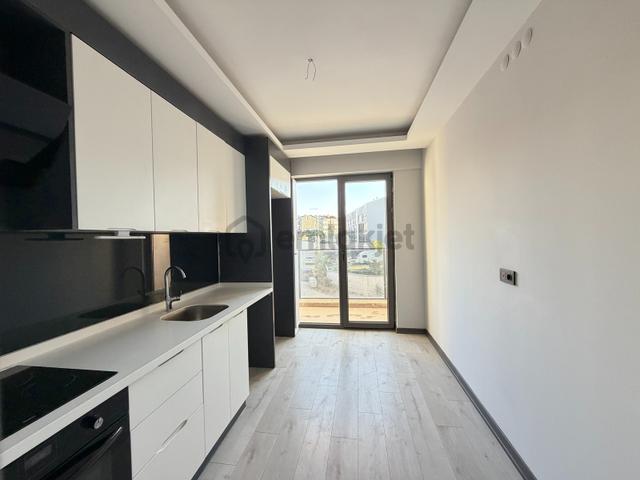 İncek'te Merkezi Konumda Bağımsız Mutfaklı Kiralık 4+1 4