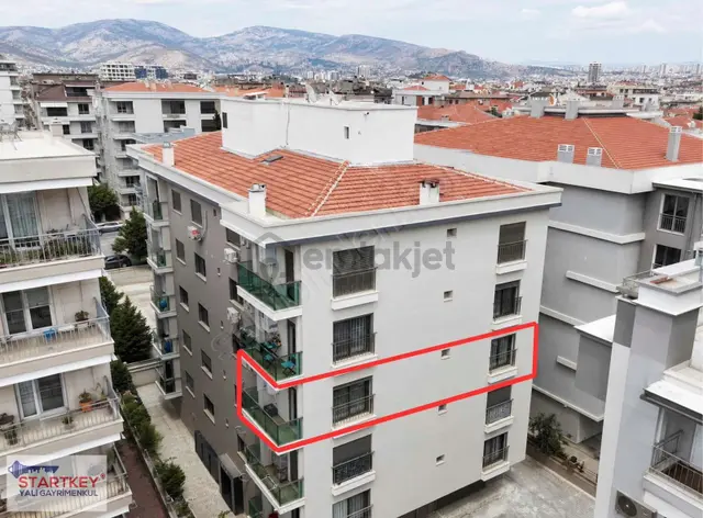 Karşıyaka Bostanlı Sahile Yakın Satılık 1+1 Arakat Eşyalı Daire 3