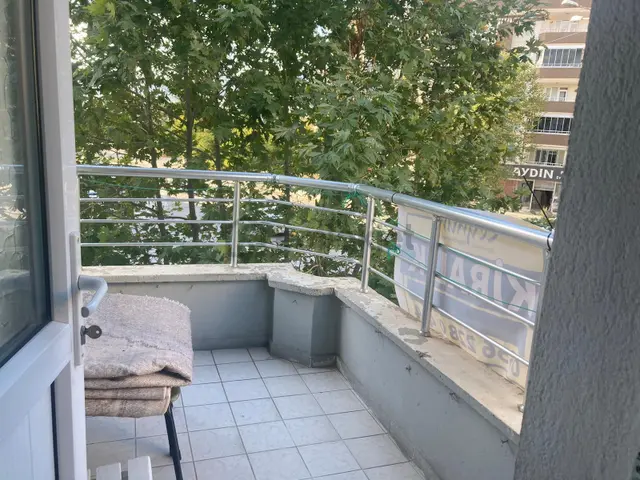 Zafer Sitesi'nde 3+1 Anayol Kenarı Bakımlı Satılık Daire 3