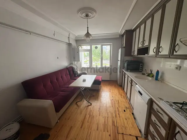 Zafer Sitesi'nde 3+1 Anayol Kenarı Bakımlı Satılık Daire 2