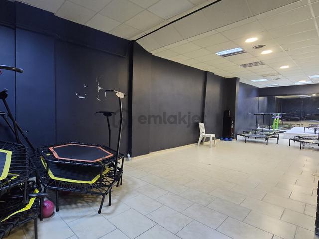 Çarşı Merkez 130 M² İskanlı Geniş Cepheli Kiralık Dükkan 2