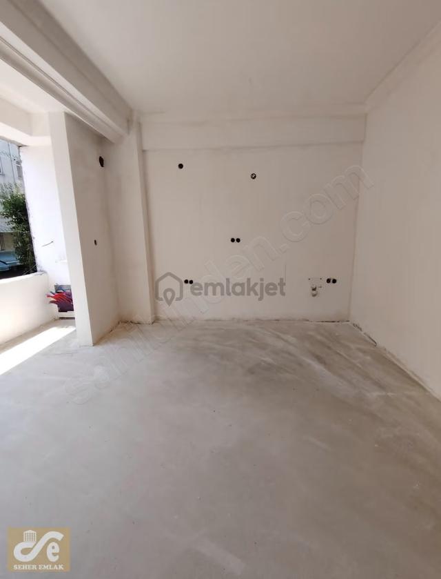Seher İnşaat Şakir Zümre Caddesinde Satılık Otoparklı 3+1 Daire 3