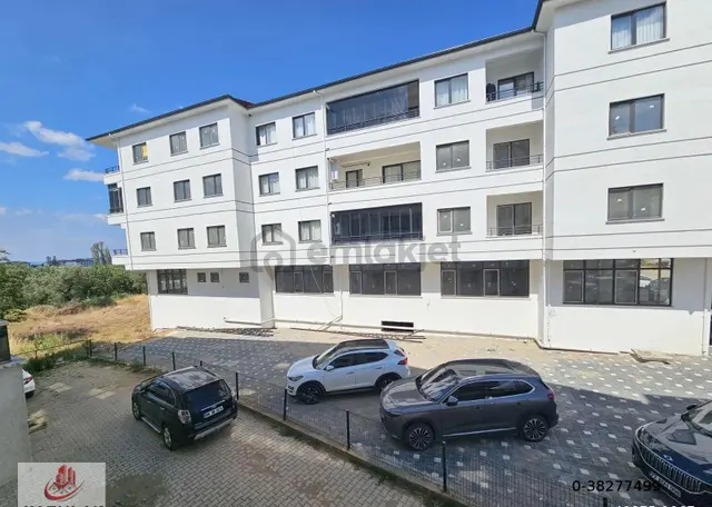 Ay Emlak'tan Armutlu Merkezde 3+1 Kiralık Daire 3