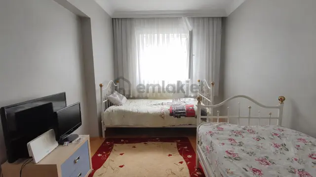Sincanda Cadde Üzeri Satılık Ev 3