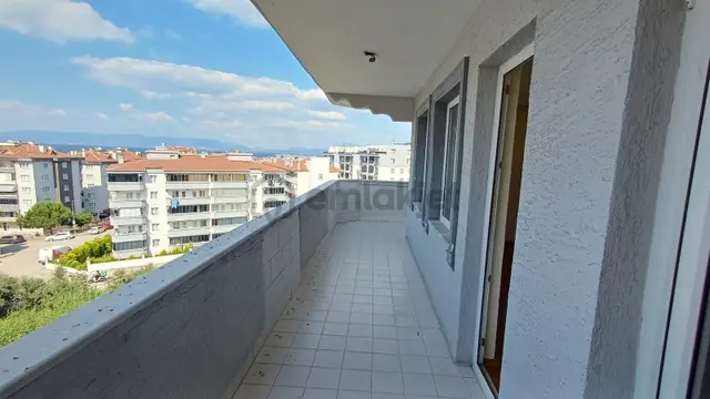 Güzelyalı Sitelerde Deniz Manzaralı Kiralık Arakat 3+1 5