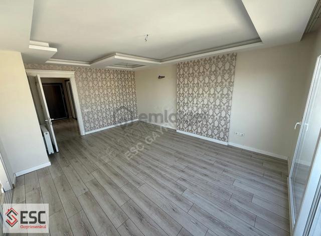 Escden Yaşardoğunun Göbeğinde Geniş Oturumlu 3,5+1 Daire Esc2576 4
