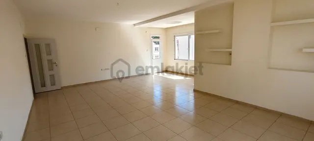 Hürriyet Mahallesi’nde Ferah Balkonlu Kiralık 3+1 Daire 3