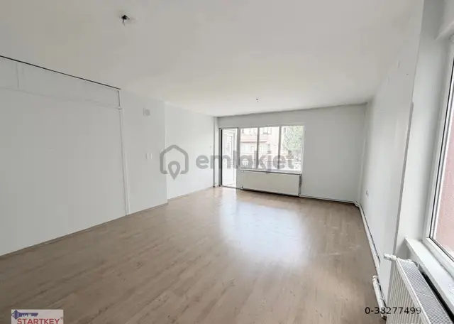 Bahçelievler'de Lokasyon Harikası, Önü Açık Kiralık 2+1 5