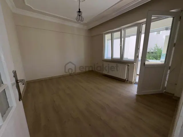 Çarşı Merkezinde Yürüyüş Yolunda Kiralık 2+1 Daire 2