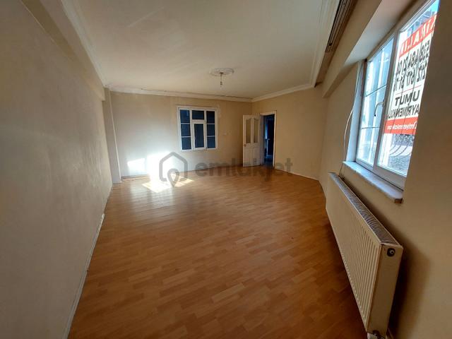 Gaziosmanpaşa Küçükköy Yeni Mah Kiralık Yüksek Bahçekat Kat 1+1 85 M2 4