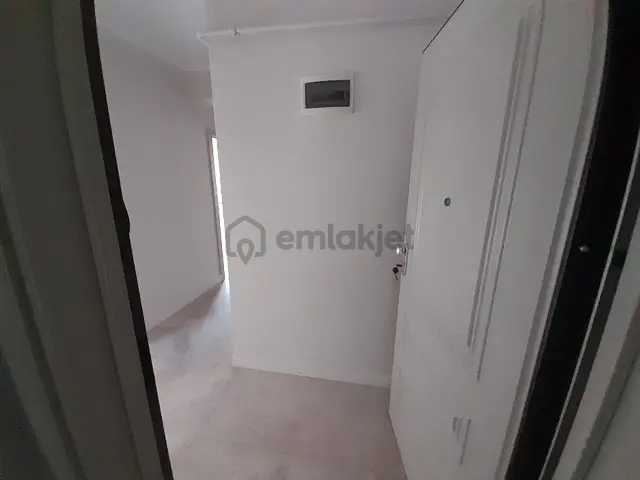 Serdivan Şelale Park Karşısı Altan Isıtmalı 2+1 Kiralık Daire 3