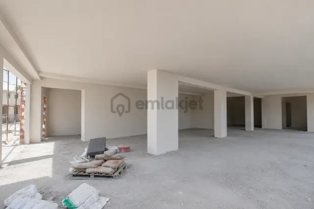 Köşe Başı 3 Cepheli Önü Açık Merkezi Kiralık İşyeri 3