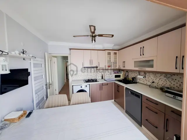 Kuşadası Merkezde Satılık 3 Oda 1 Salon Daire 4