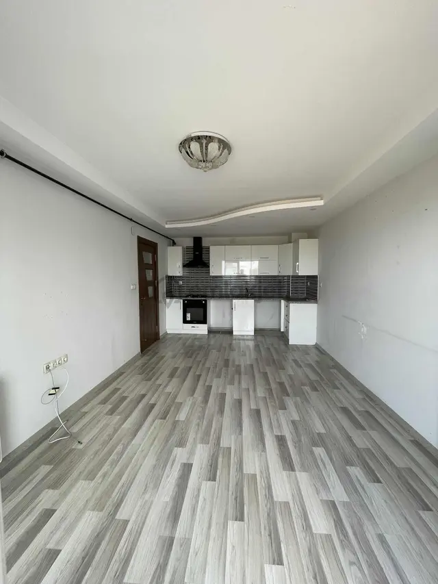 Carkıpare'de Havuzlu Sıtede Okul Yanı D.gazlı Ankastrelı 2+1 3