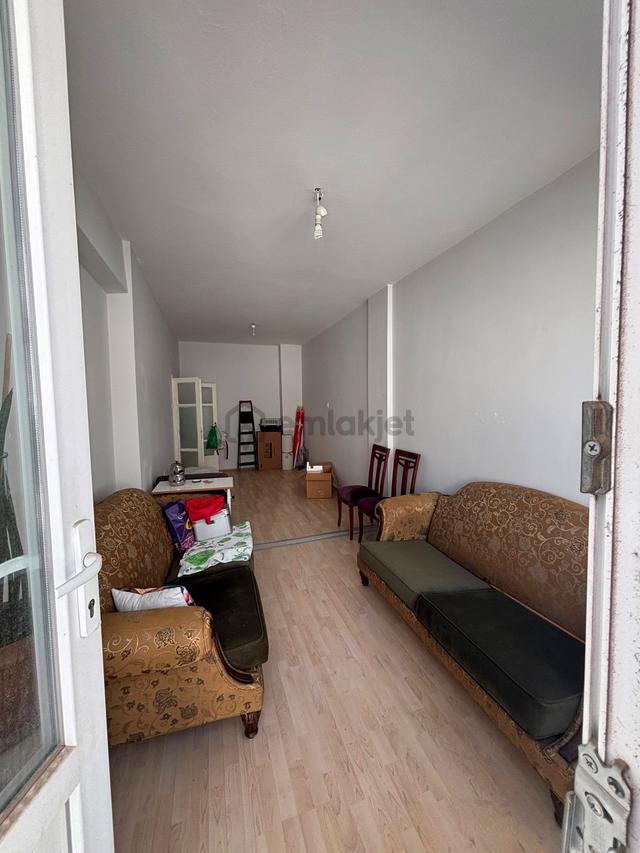İzmir Konak Mithatpaşa Mahallesi Satılık 2+1 Ara Kat Daire 3