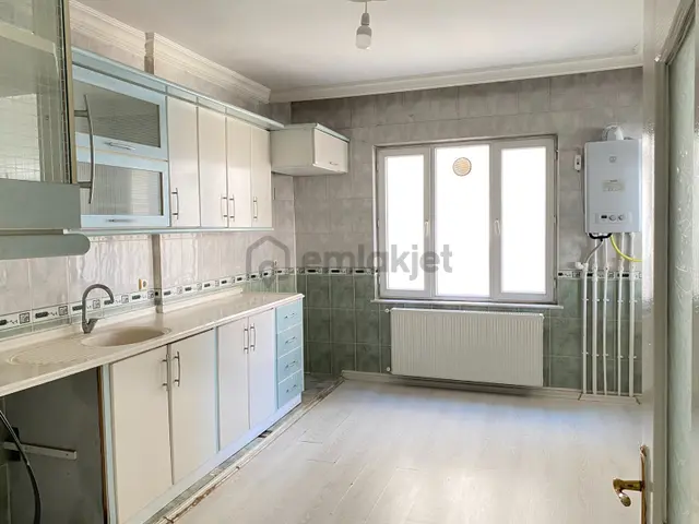 23 Nisanda Bakımlı Ferah Kulanışlı Kiralık Daire Toprak Emlakta 2