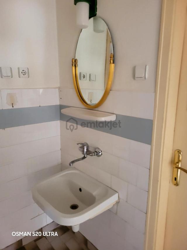 İhsaniye Mah. Arakat Asansörlü Oldukça Bakımlı 3+1 Daire 3