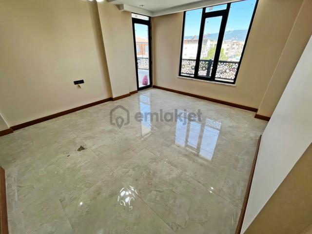 Aktif'ten Akçay'da Satılık Denize 300mt Ön Cephe Arakat Lüx 2+1 Daire 4