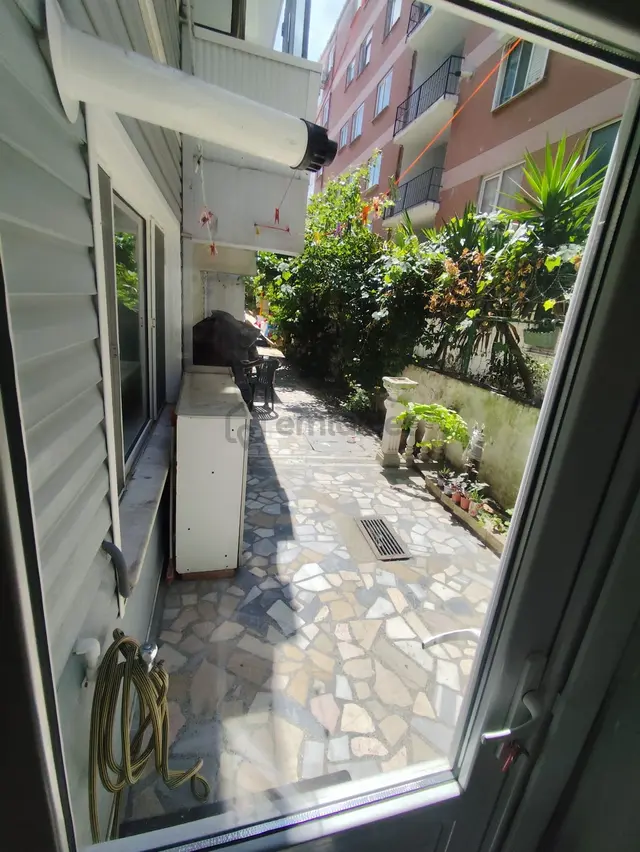 Büyükçkmece Kumburgazda Özel Plajlı& Bahçeli Giriş Kat 2+1 Daire 4
