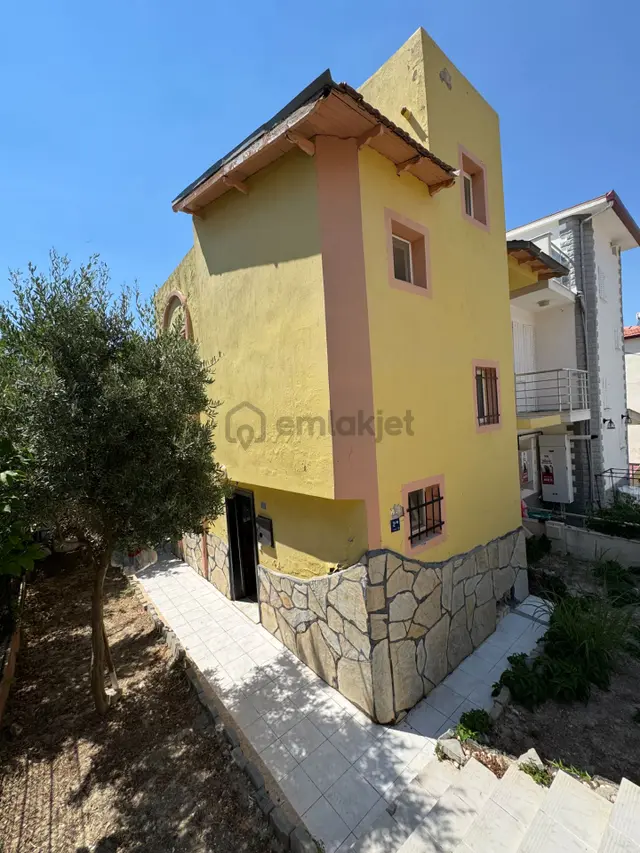 Deniz Manzaralı/ Bahçeli Site İçerisinde Havuzlu Villa 4