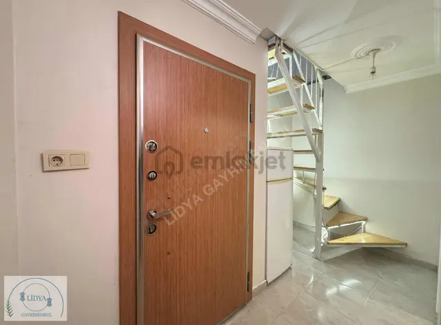 Kayışdağı Mh. Eşyalı Geniş Kullanışlı Ters Dublex 1+1 5