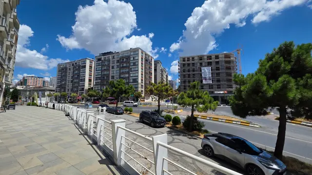 Avrupa Caddesi Mood City 'de Dekorasyonlu Mağaza 2