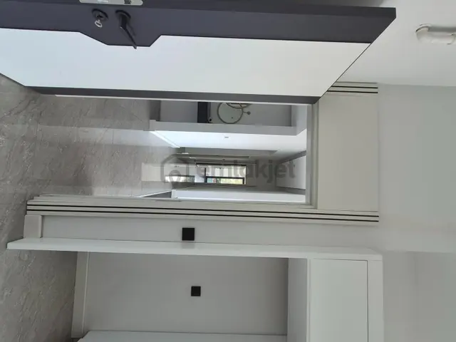 Remax Advantage'den Kiralık Gümüştepe'de 4.5+1 Lüks Daire 2