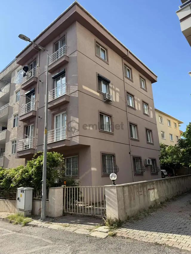 Konumu Süper Çok Avantajlı 3+1 İskanlı Ulaşımrahat Daire 1