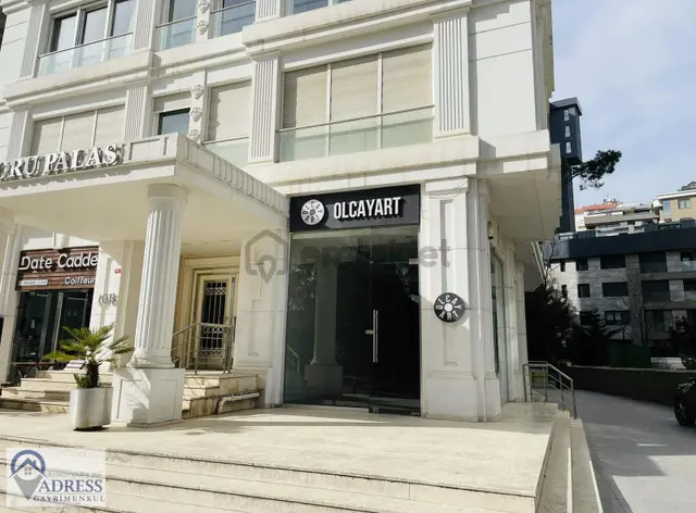 Caddebostan Cemil Topuzlu Caddesinde Kiralık Mağaza 3