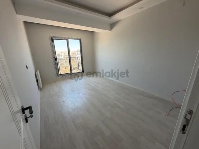 Devlet Hastanesi Civarı Çınar Rezidans Ta Satılık 3+1 Fırsat Daire 3