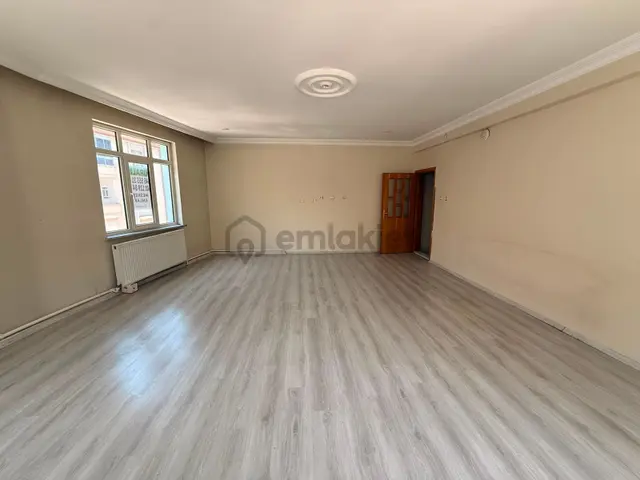 Çarşı Merkezde 3+1 Asansörlü Kiralık Daire. 2