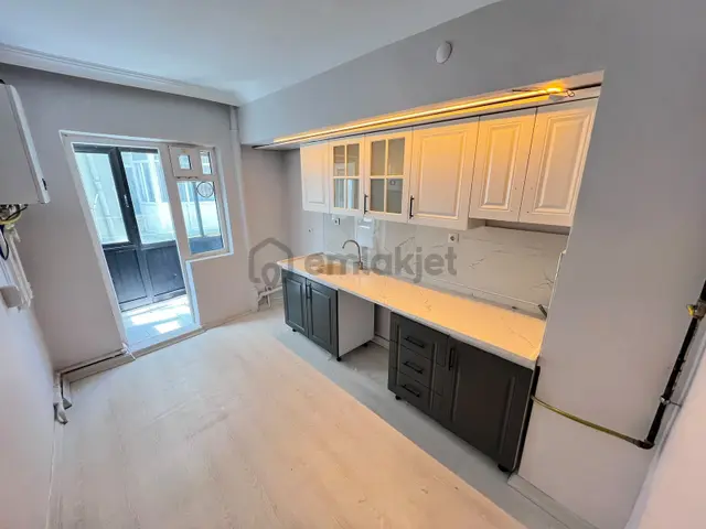 Gata Yakını 2+1 Yüksek Kira Getirili Kat Konumunda Y.giriş Daire 3