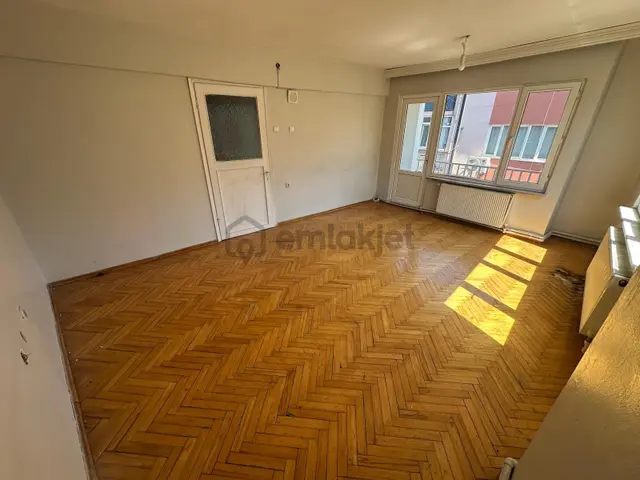 Altıparmak Hocahasan'da | Çift Balkonlu Ara Kat 2+1 Kiralık 5