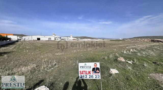 Gebeceler Yolunda Fabrikaların Hemen Yanında Tarla 2
