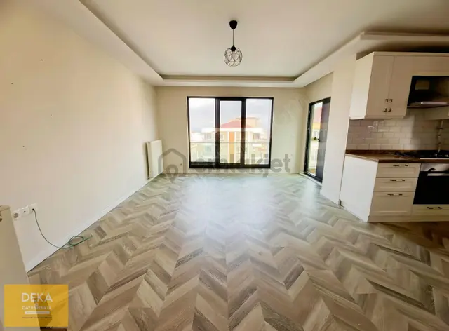 Deka Gayrimenkul'den Körfez Mah. Bulvara Cephe Kiralık Daire 3