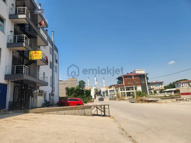 Aksu Merkezde Tabela Değeri Yüksek Geniş Ofis 3
