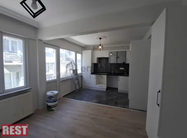 İstanbul Caddesinin Yakın Sıfır Tadilatlı Kiralık Daire 1