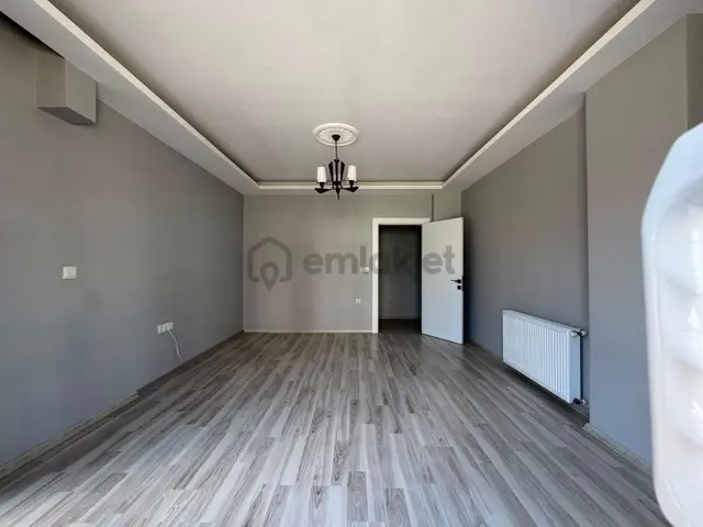 Gümüş'den Akçayda Köşe Cephe Ebeveynli Arakat Doğalgazlı 3+1 Daire 2