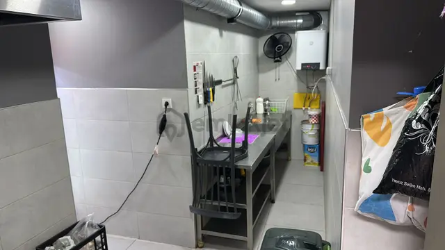 Şehreküstü Haşimişcan'da | Devren Kiralık 150m² Döner Salonu 3