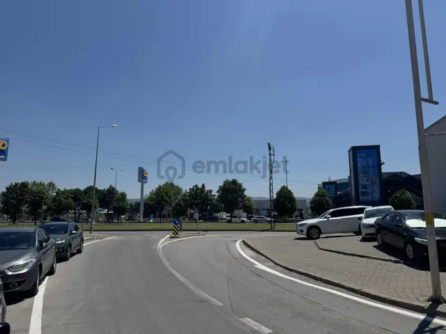 Yüzüncüyıl Mahallesi'nde Geniş Kullanışlı Manzaralı 2+1 3