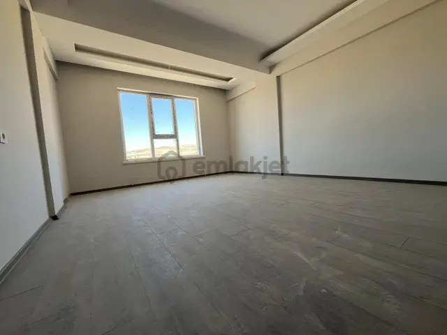 Mç Emlak'tan Yenikent'te Full Yapılı Satılık Daire 3